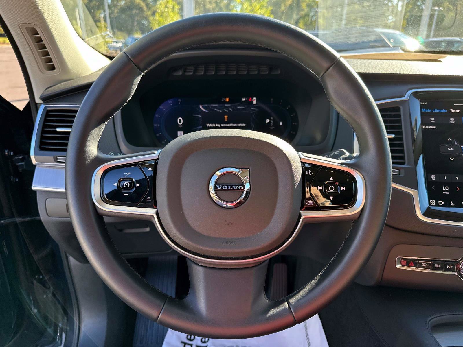 Certified 2025 Volvo XC90 B5 Core image 25