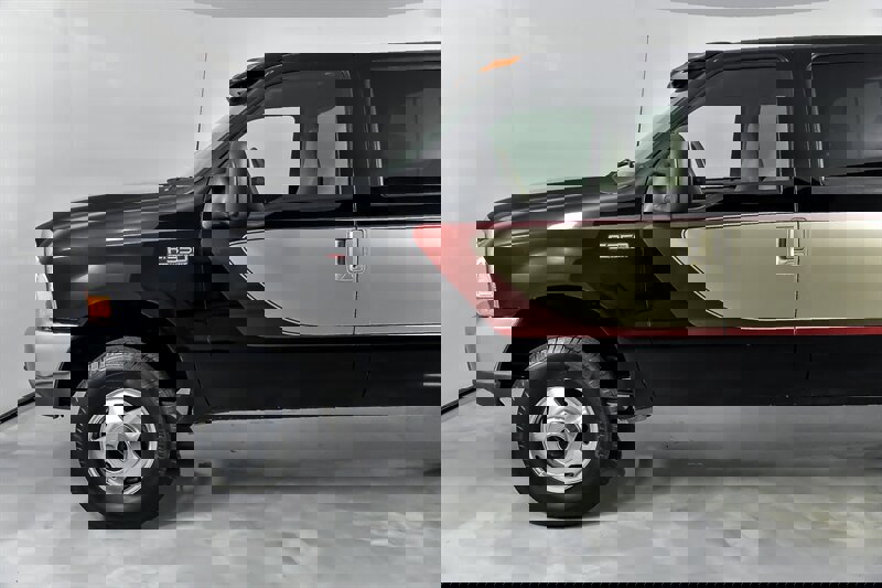 Used 2000 Ford F350 Lariat image 6