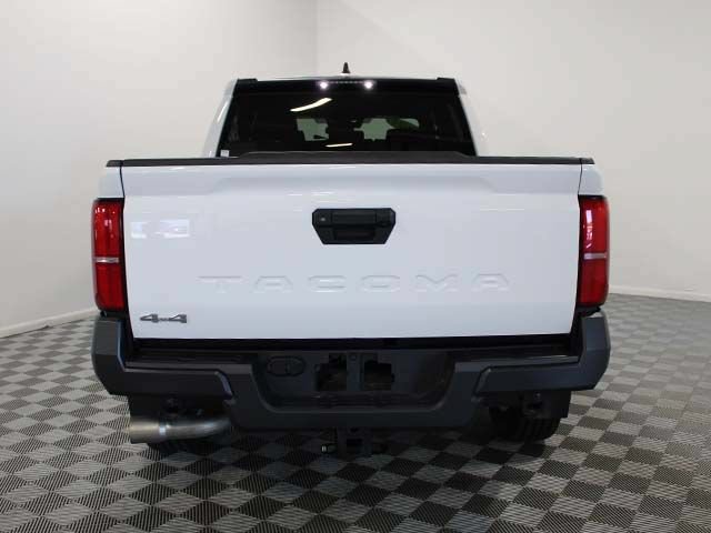 Certified 2024 Toyota Tacoma SR AWD/4WD image 5