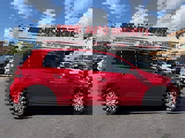 Used 2013 Volkswagen Golf 4-Door FWD image 1