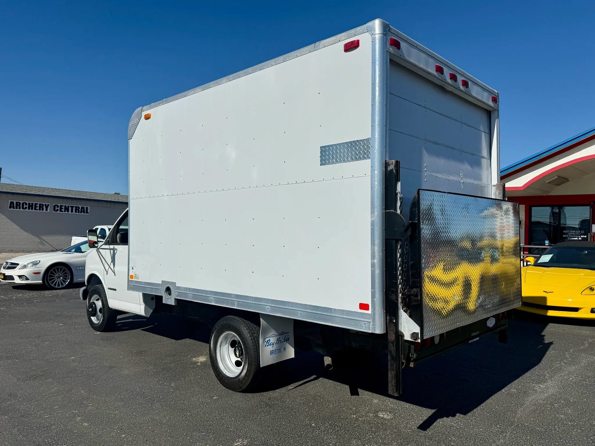 Used 2001 Chevrolet Express 3500 RWD image 3