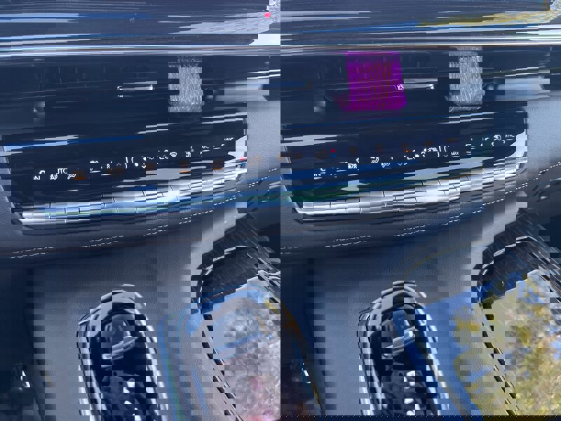 Used 2021 Cadillac Escalade ESV Premium Luxury w/ Driver Assist Tech Package image 54