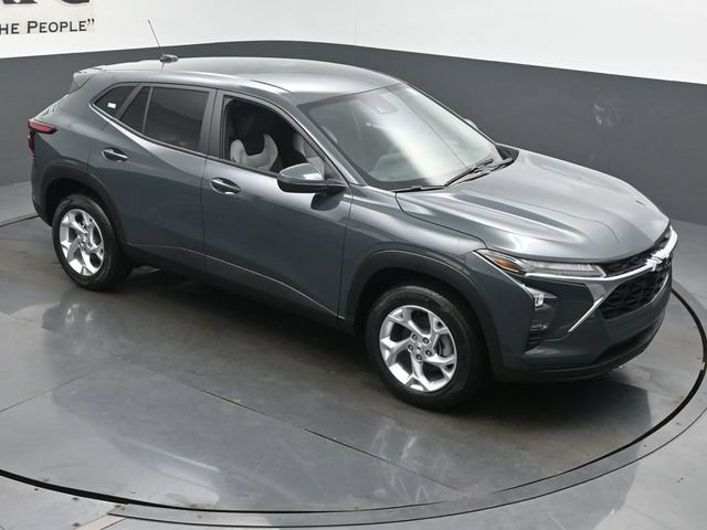 New 2026 Chevrolet Trax LS w/ LS Convenience Package FWD image 26