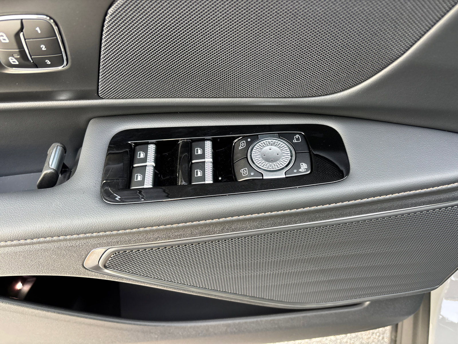 New 2026 Lincoln Nautilus Premier w/ Jet Appearance Package image 13