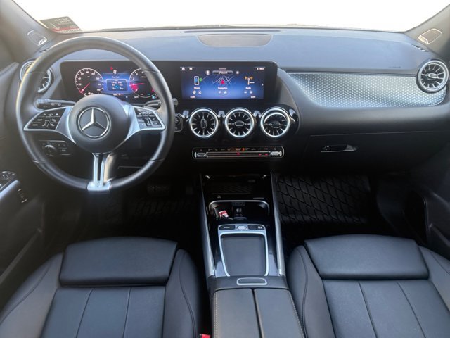 Used 2025 Mercedes-Benz GLA 250 4MATIC image 13