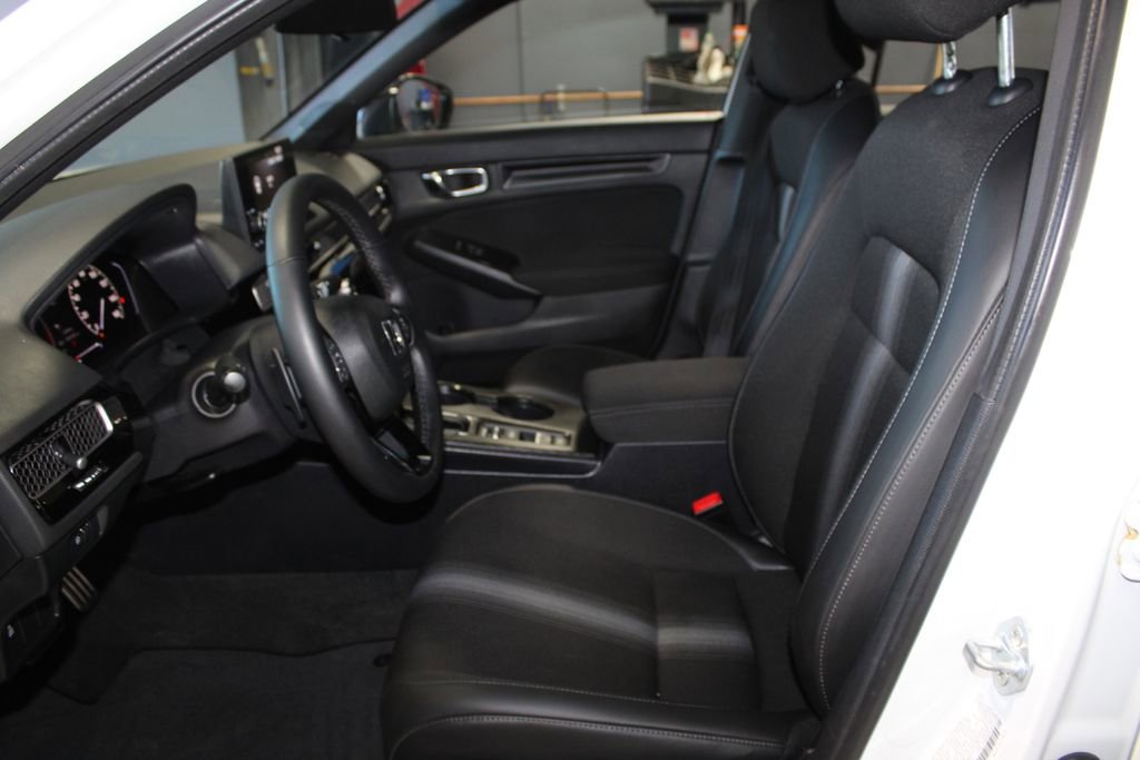 Used 2025 Honda Civic Sport image 14