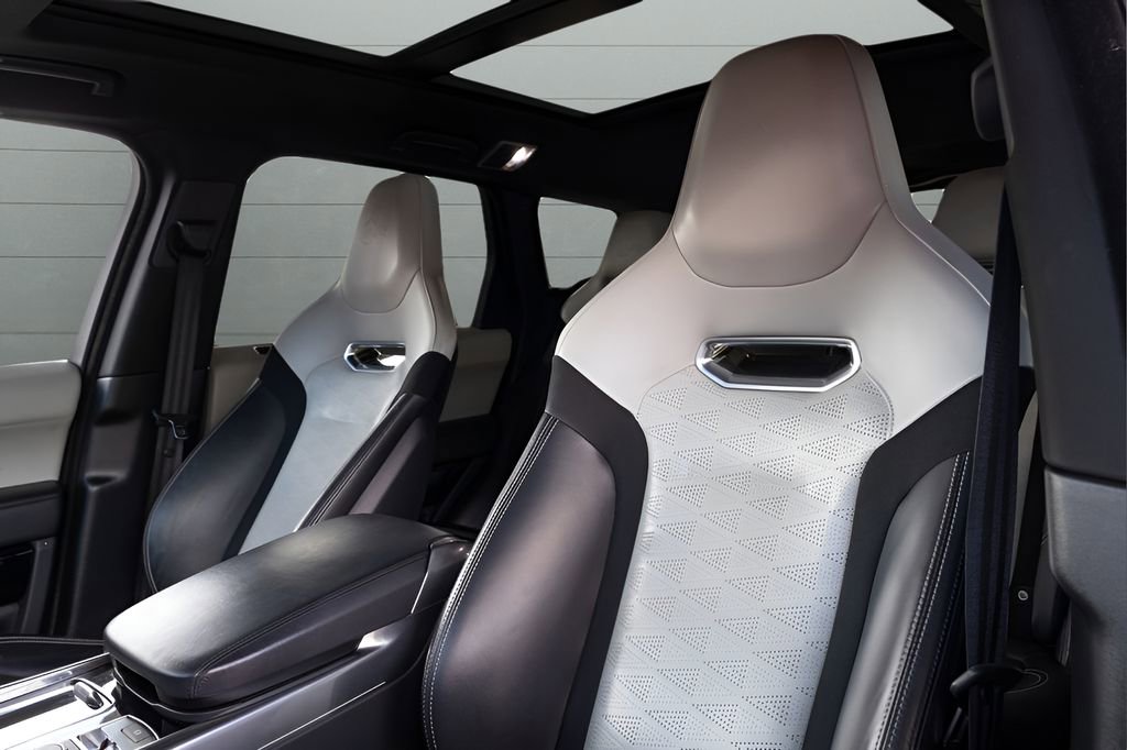 Used 2020 Land Rover Range Rover Sport SVR image 2