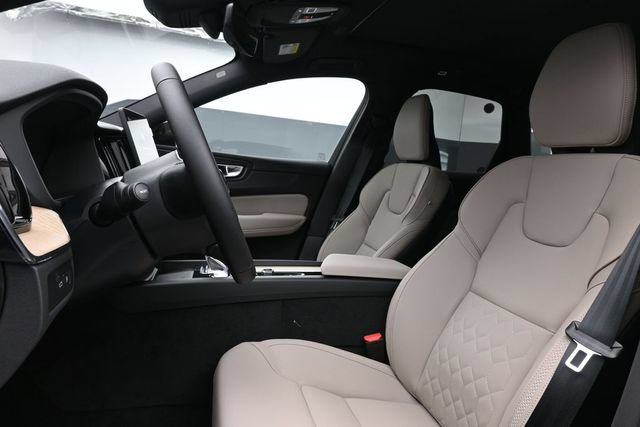 New 2026 Volvo XC60 T8 Plus w/ Climate Package PRO AWD/4WD image 10