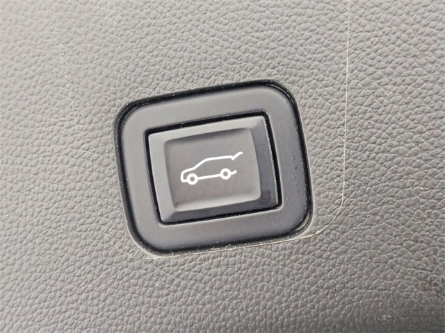 Used 2022 Chevrolet Traverse LT w/ LPO, 'HIT The Road' Package image 30