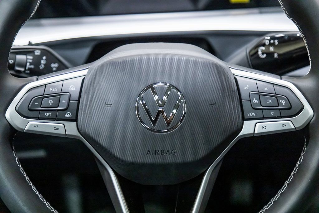 New 2026 Volkswagen Tiguan SE AWD/4WD image 16
