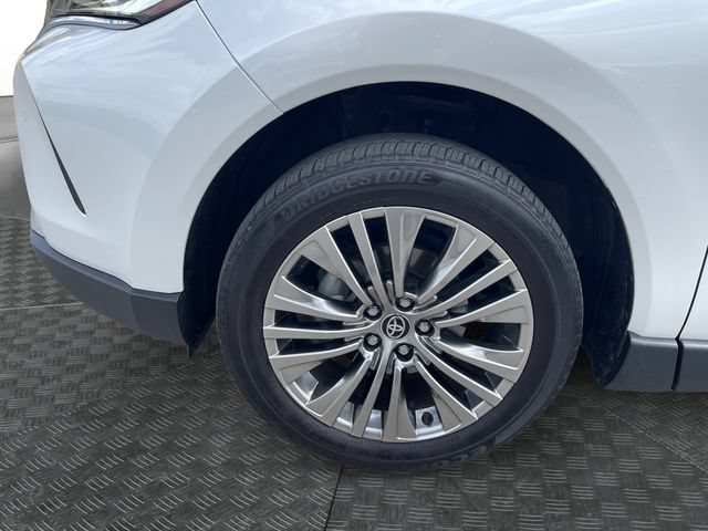 Used 2024 Toyota Venza Limited AWD/4WD image 14