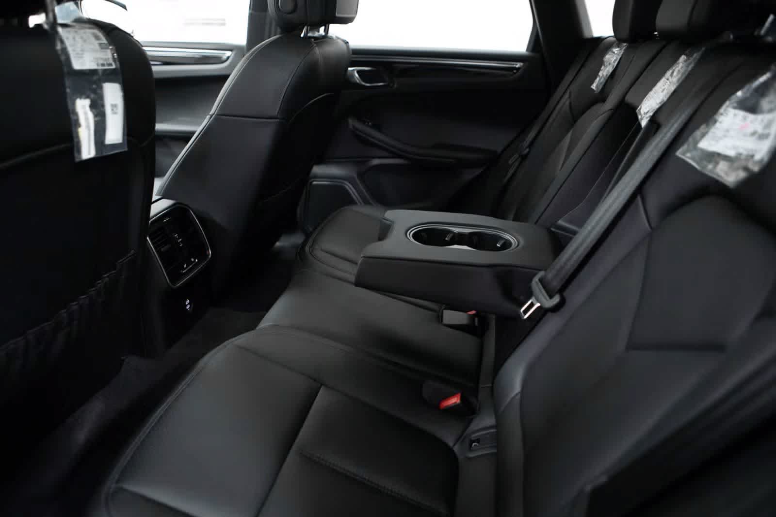 Used 2026 Porsche Macan AWD/4WD image 26
