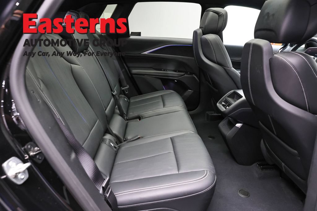 Used 2025 Cadillac Lyriq Luxury AWD/4WD image 24