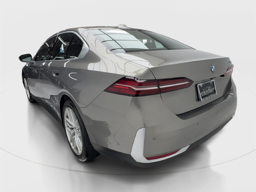 Used 2024 BMW 530i w/ Premium Package RWD image 8