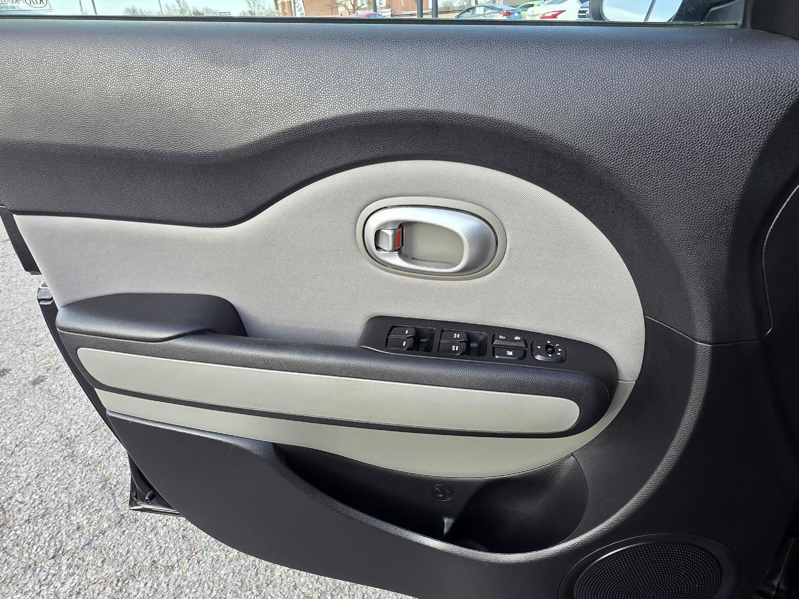 Used 2014 Kia Soul + image 32