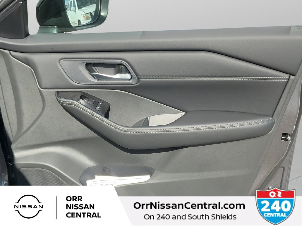 New 2027 Nissan Rogue Dark Armor FWD image 10