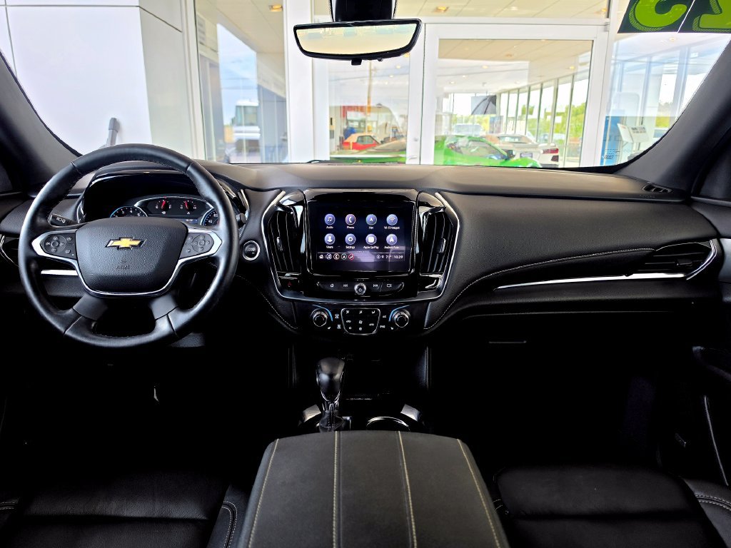 Used 2023 Chevrolet Traverse LT w/ LT Premium Package AWD/4WD image 18