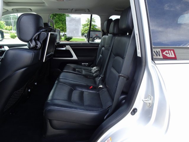 Used 2017 Toyota Land Cruiser image 15