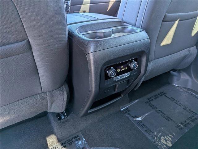 Used 2024 Chevrolet Traverse Z71 AWD/4WD image 25