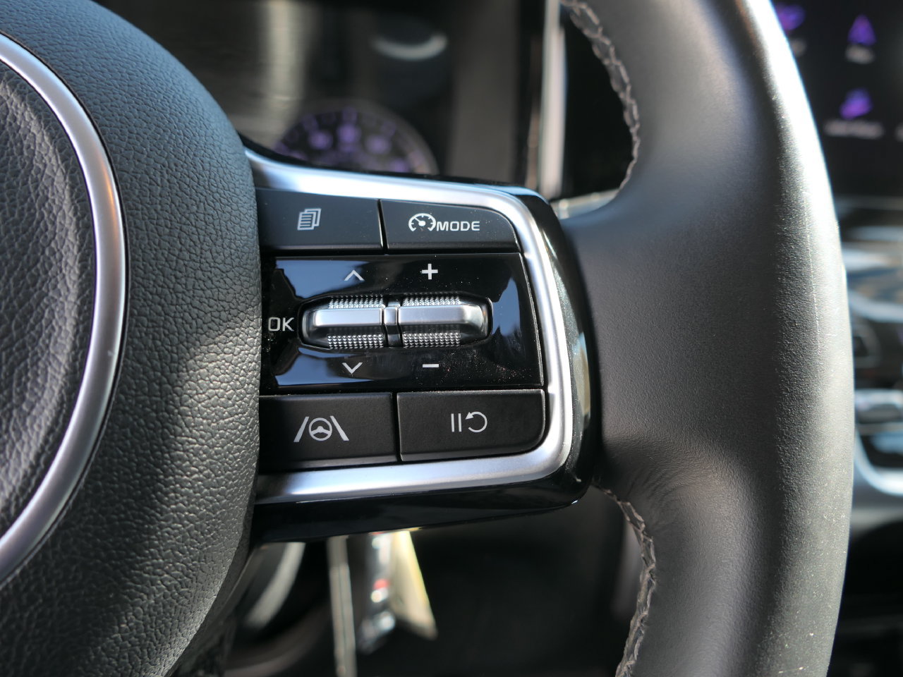 Certified 2022 Kia Sorento S AWD/4WD image 17