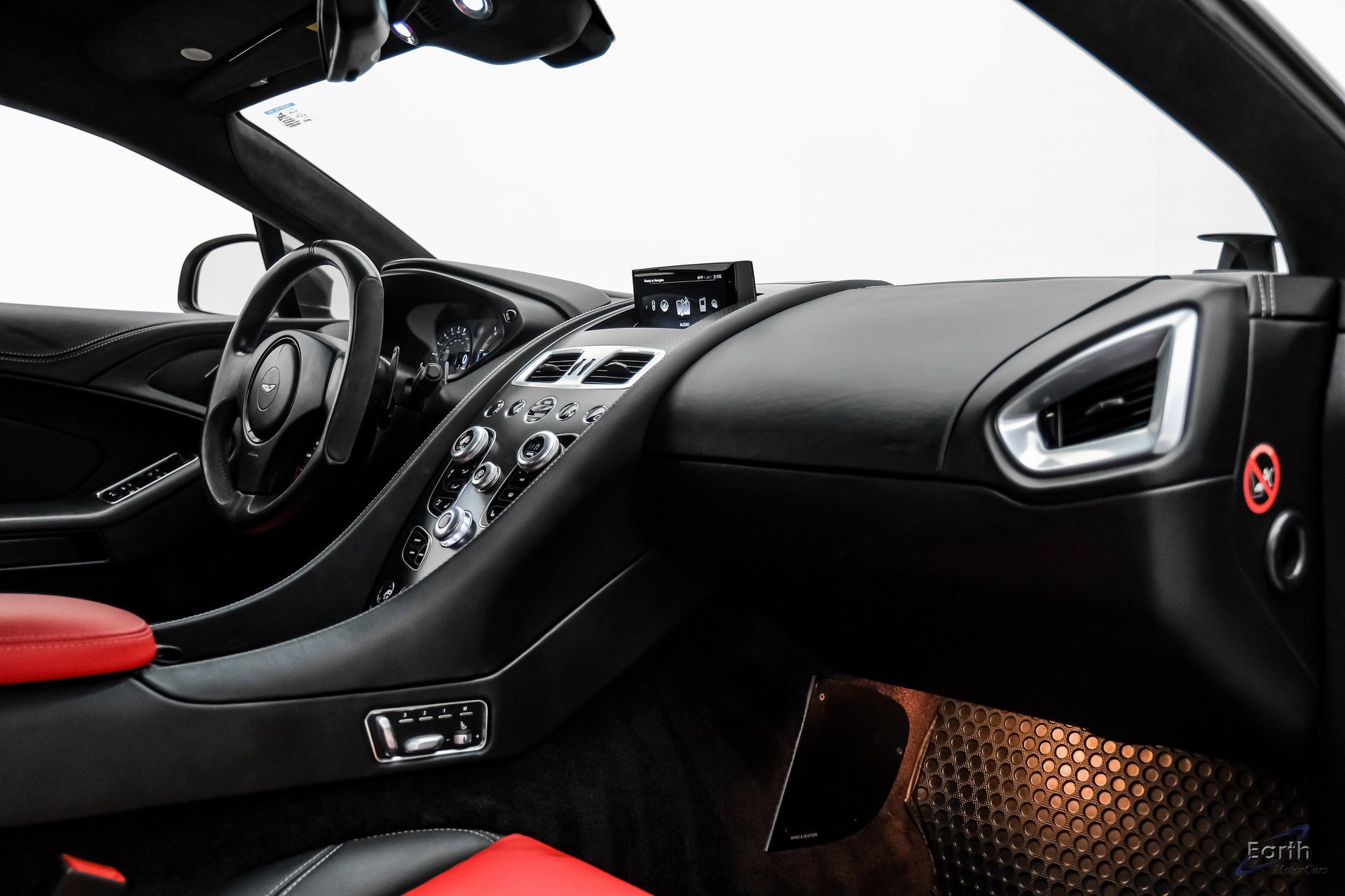 Used 2014 Aston Martin Vanquish Coupe image 38