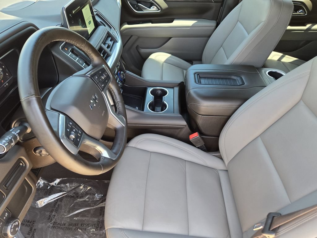Used 2023 Chevrolet Tahoe Z71 w/ Luxury Package AWD/4WD image 17