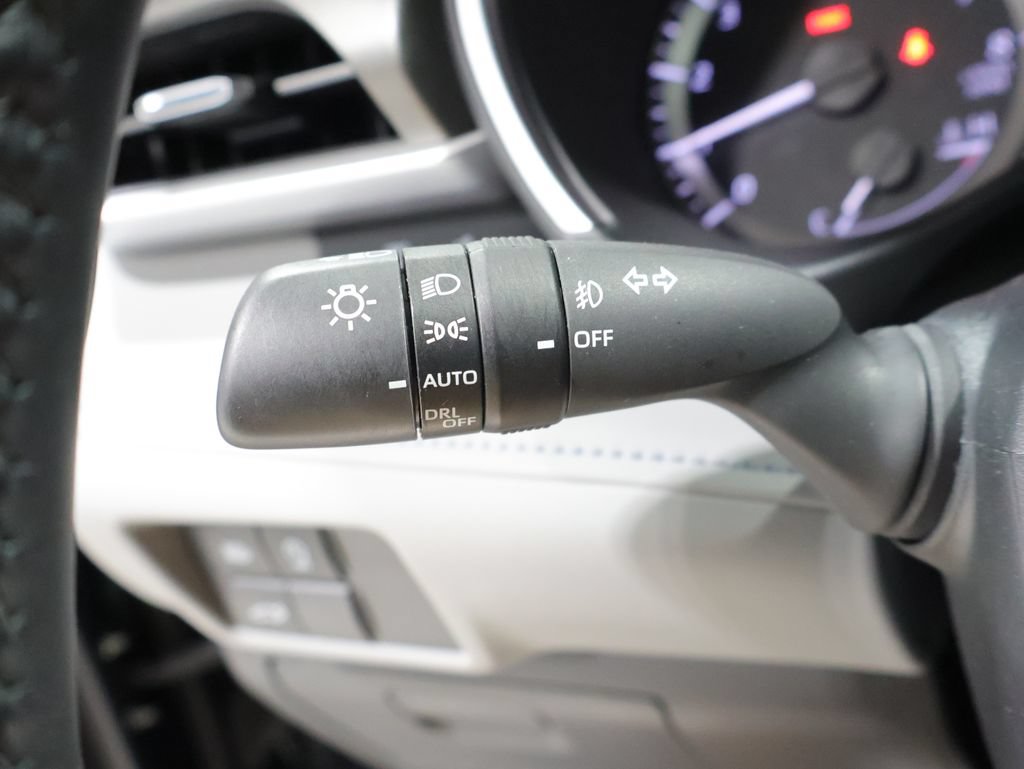 Used 2023 Toyota Highlander XLE AWD/4WD image 37