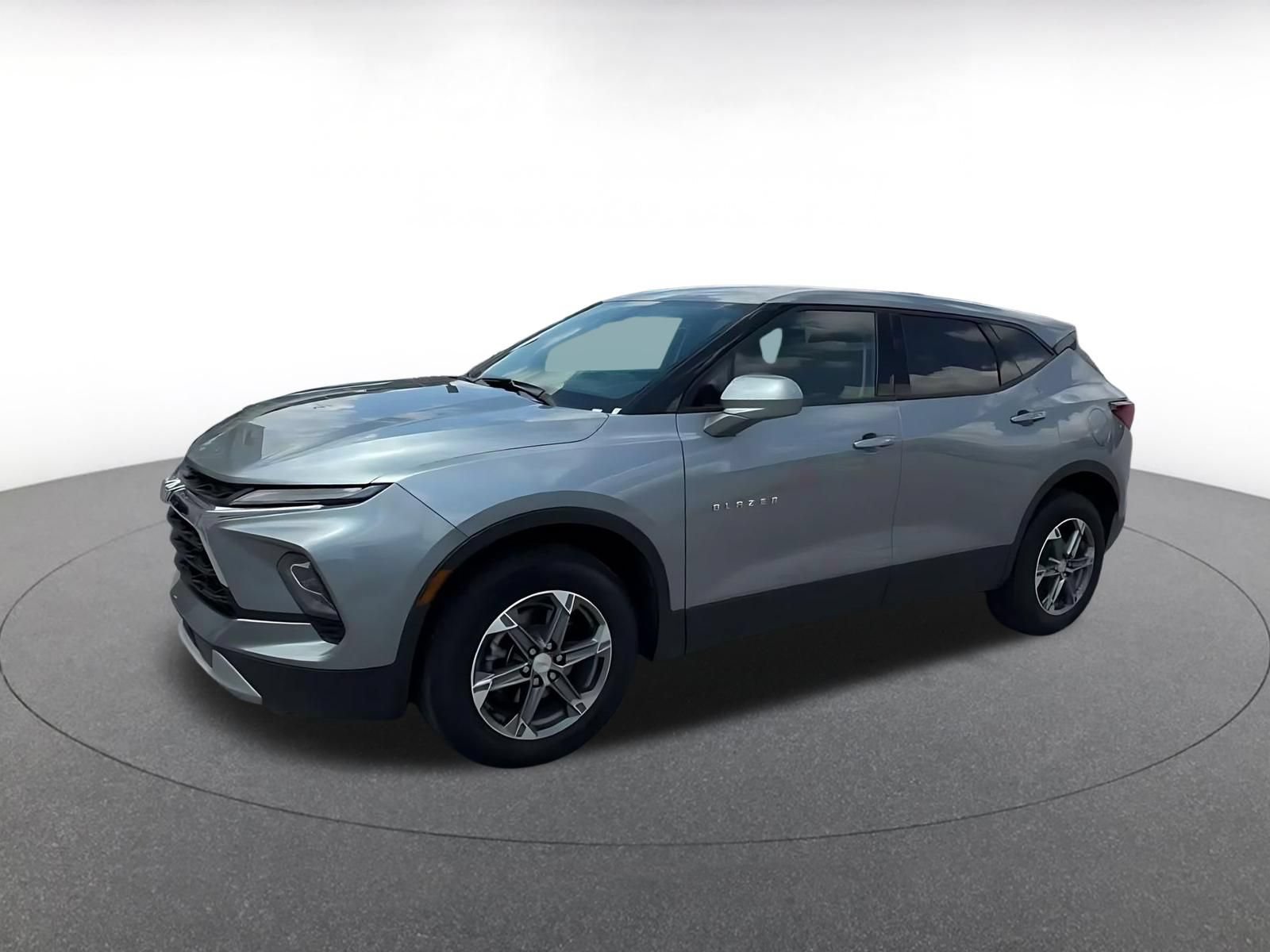 Used 2025 Chevrolet Blazer LT FWD image 11