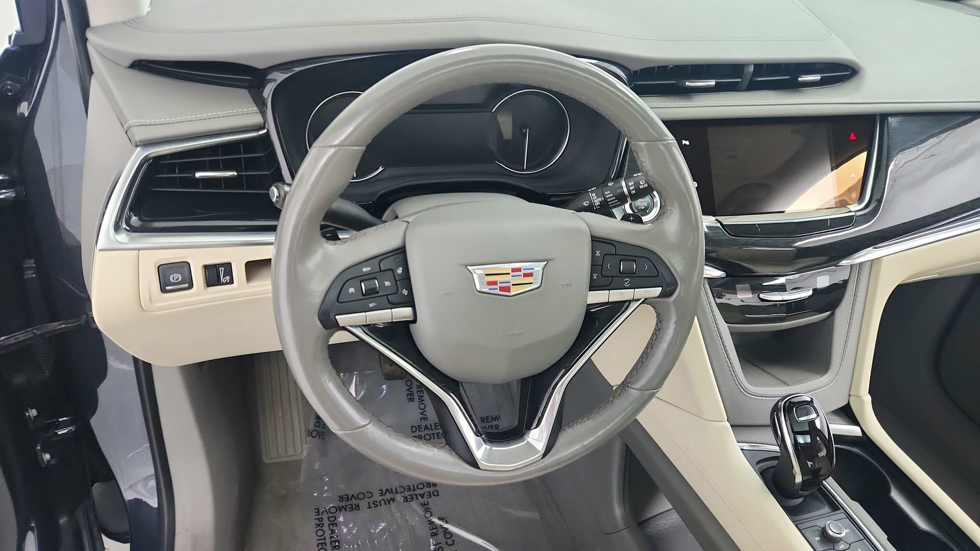 Certified 2023 Cadillac XT6 Premium Luxury w/ LPO, Floor Liner Package AWD/4WD image 18