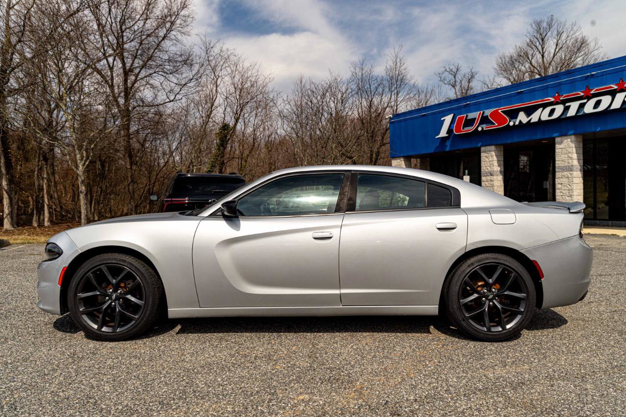 Used 2021 Dodge Charger SXT w/ Blacktop Package image 3