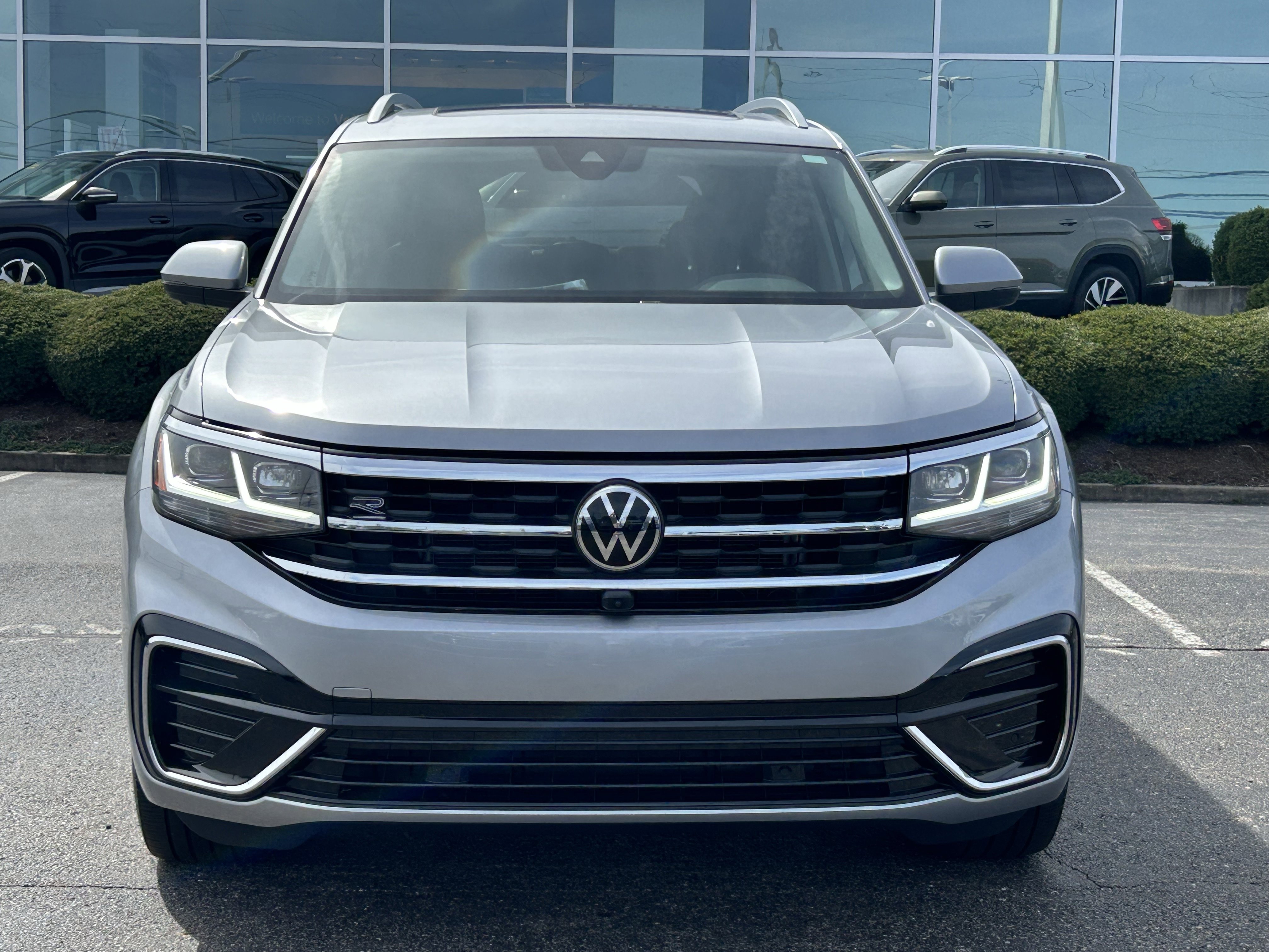 Certified 2022 Volkswagen Atlas SEL Premium image 2