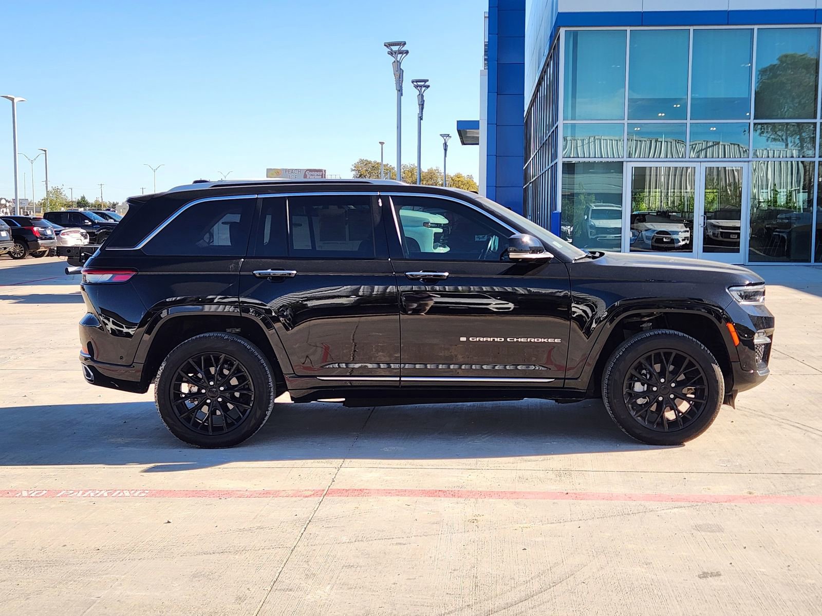Used 2022 Jeep Grand Cherokee Summit image 7