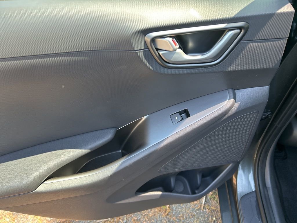 Used 2022 Hyundai Ioniq Blue image 26