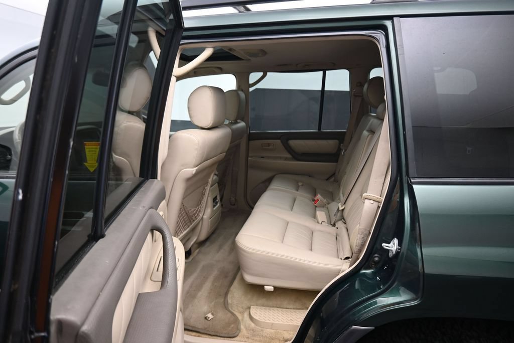 Used 2004 Toyota Land Cruiser AWD/4WD image 30