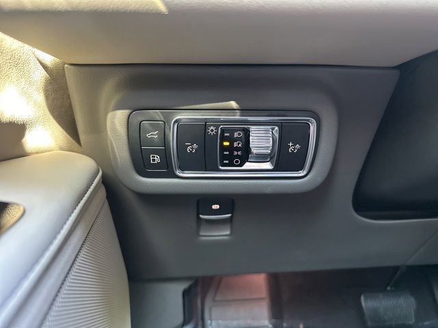 Used 2025 Lincoln Nautilus Reserve AWD/4WD image 31