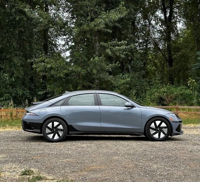 Certified 2025 Hyundai Ioniq 6 SE RWD image 9