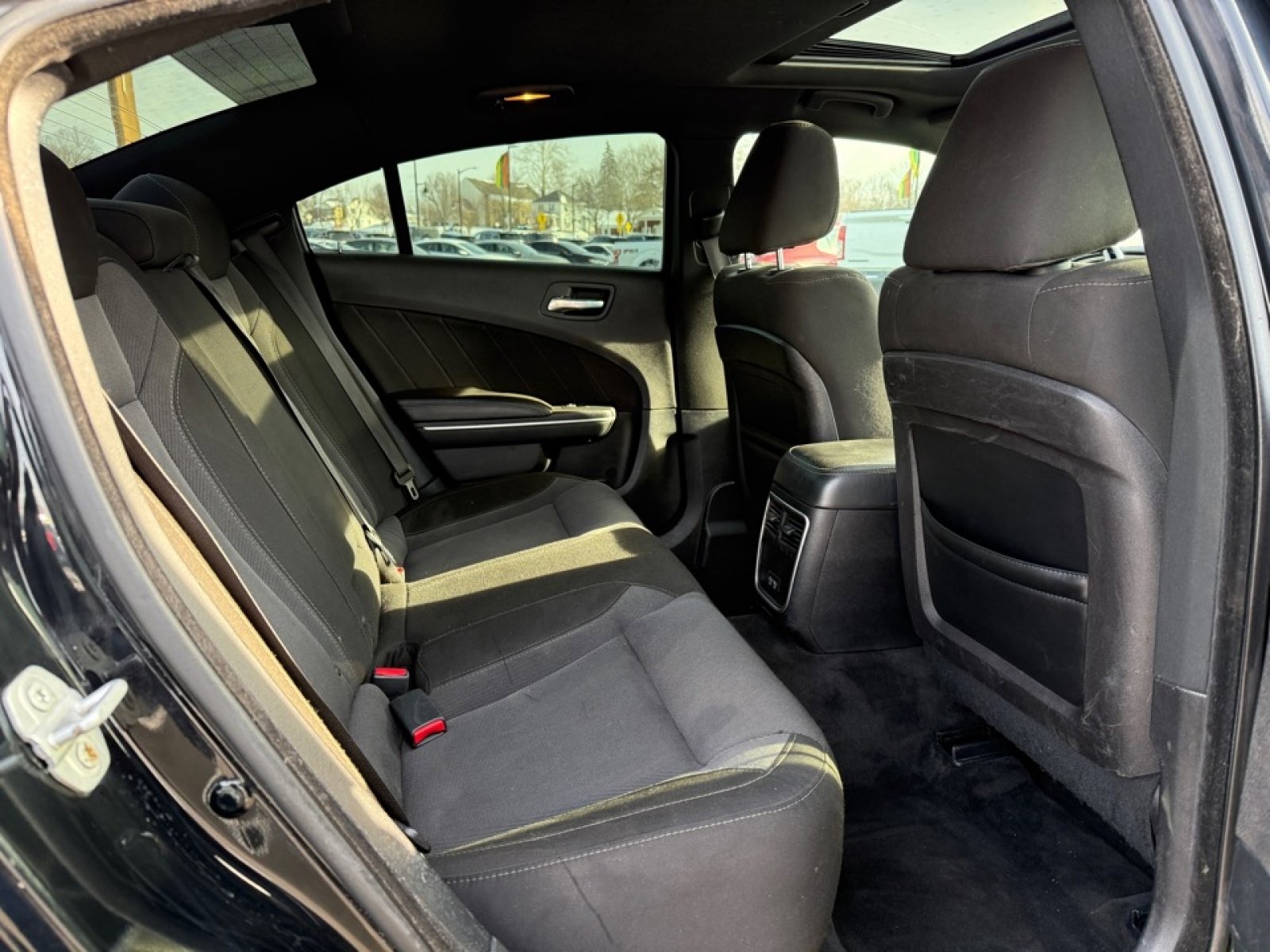 Used 2016 Dodge Charger SXT image 15