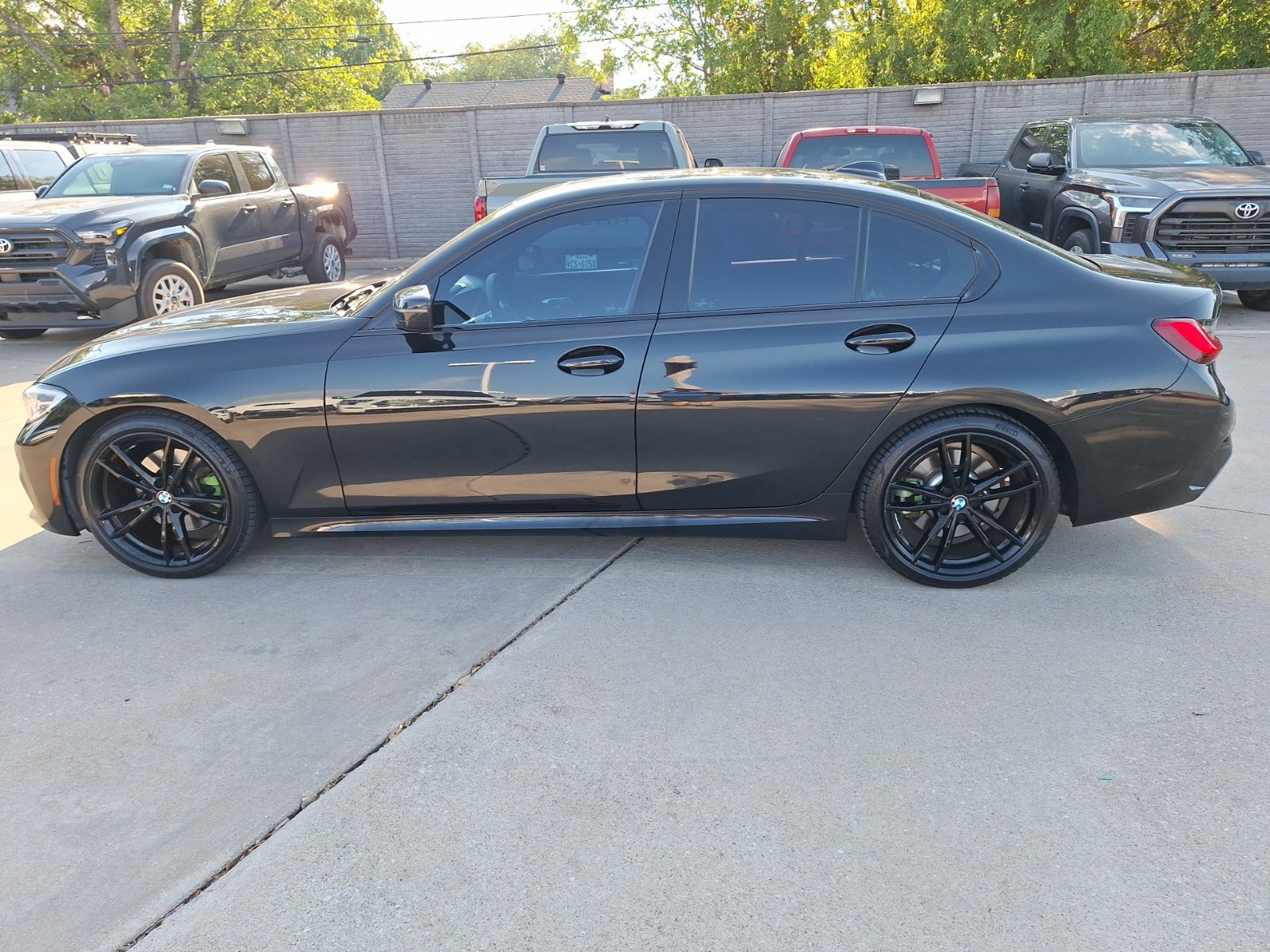 Used 2020 BMW 330i Sedan w/ M Sport Package RWD image 3
