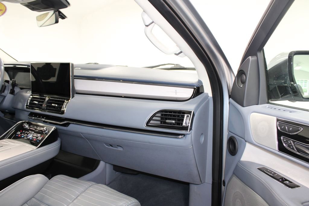 Used 2023 Lincoln Navigator L Black Label image 32