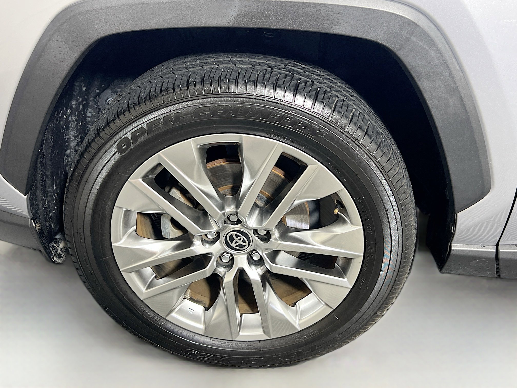 Used 2021 Toyota RAV4 Limited image 13