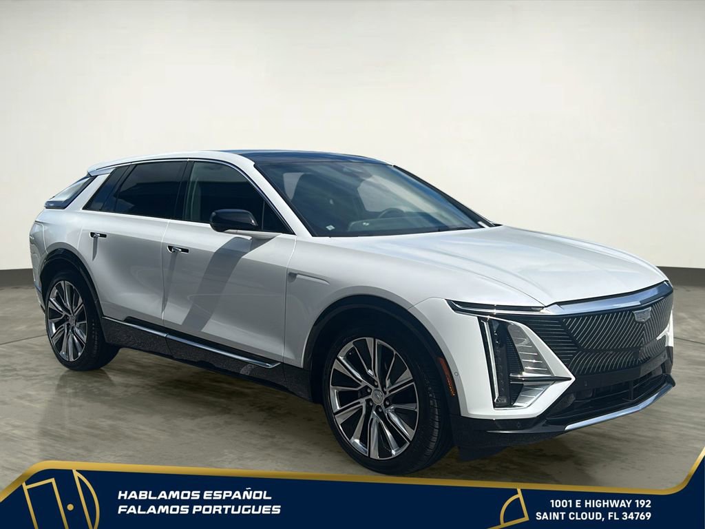 Certified 2025 Cadillac Lyriq Luxury w/ LPO, Floor Liner Package AWD/4WD image 8