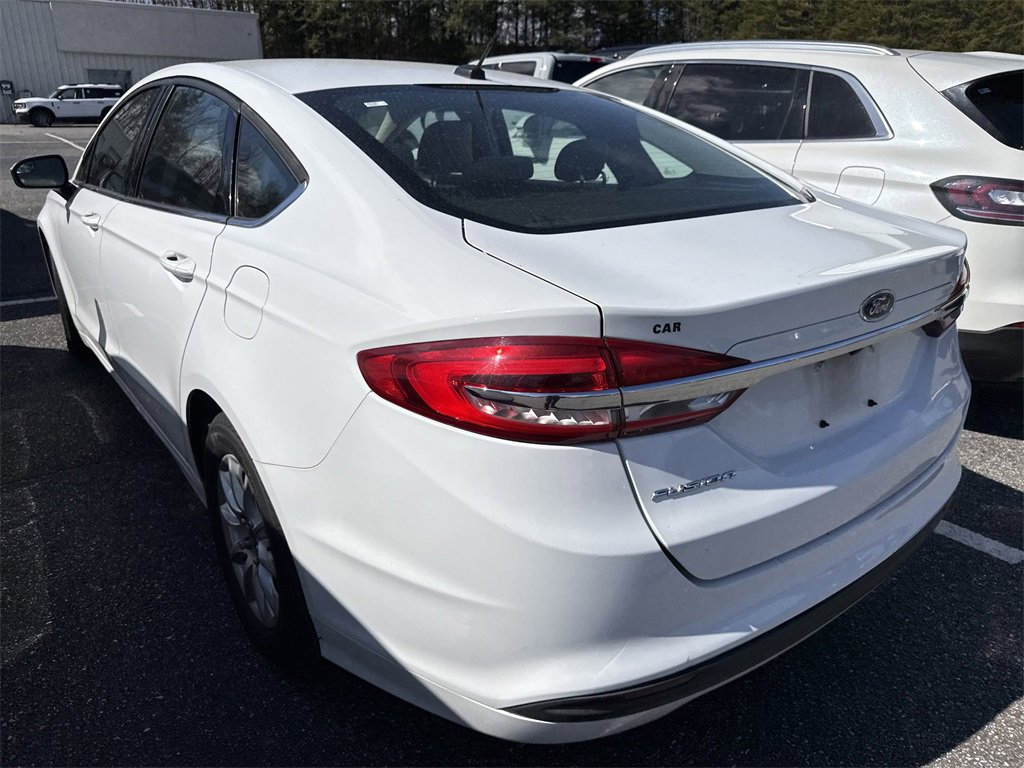 Used 2018 Ford Fusion S image 18