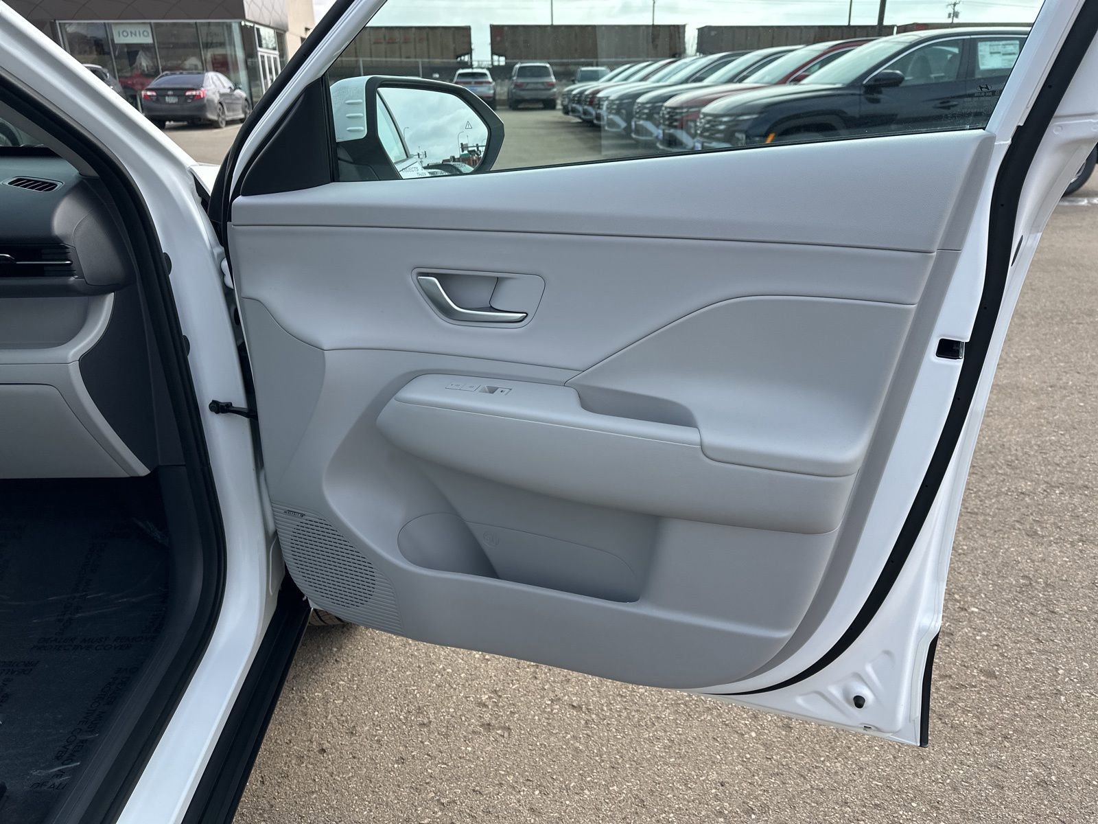 Used 2025 Hyundai Kona Limited image 36