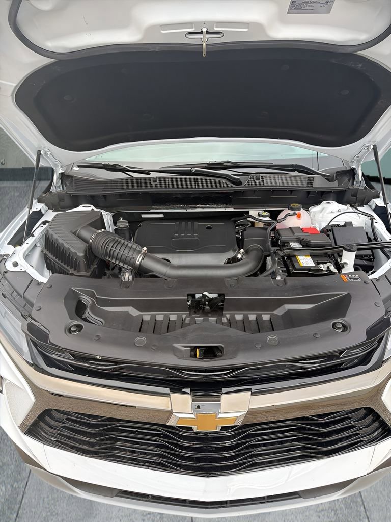 Used 2026 Chevrolet Blazer LT FWD image 11
