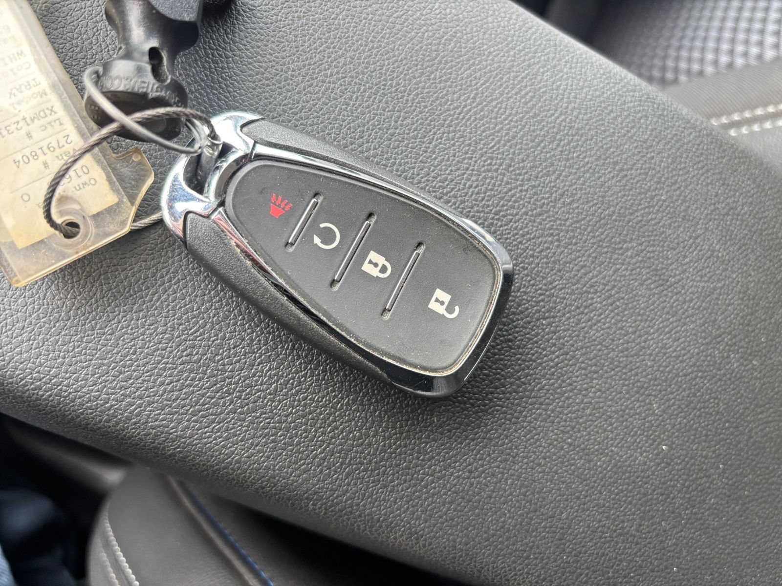 Used 2025 Chevrolet Trax LT FWD image 21