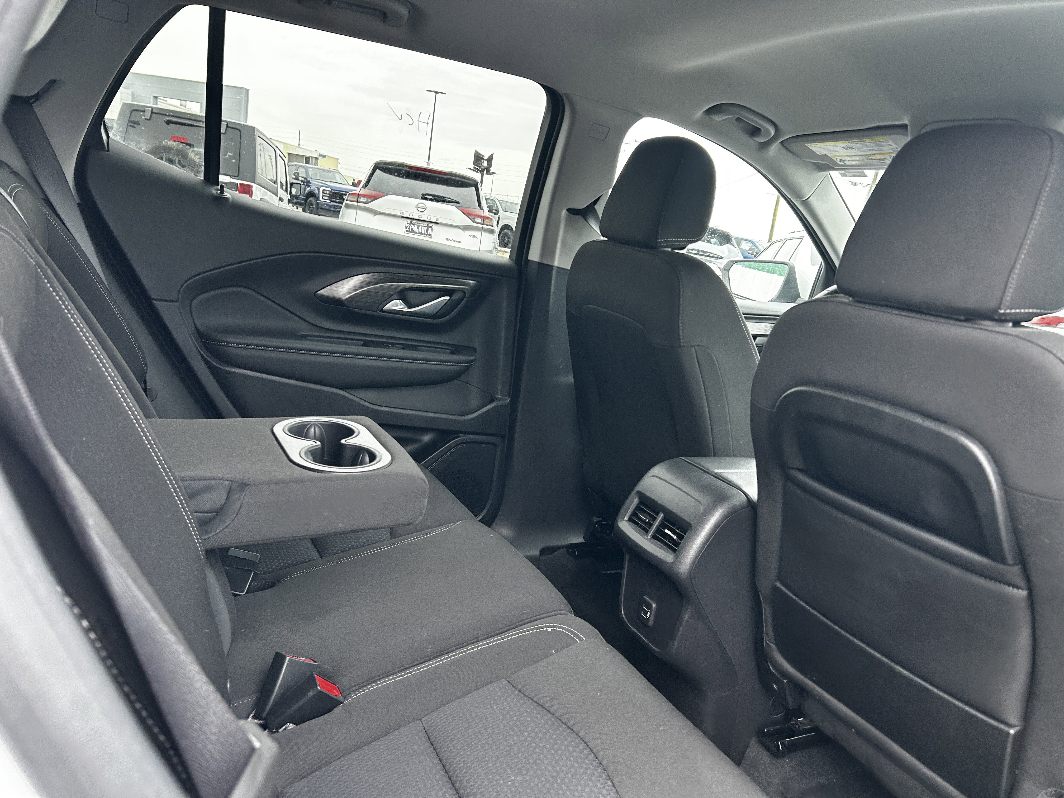 Used 2024 GMC Terrain SLE image 12