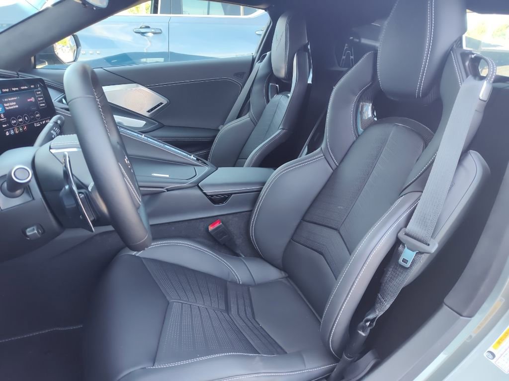 Used 2023 Chevrolet Corvette Stingray Premium Cpe w/ Z51 Performance Package RWD image 11
