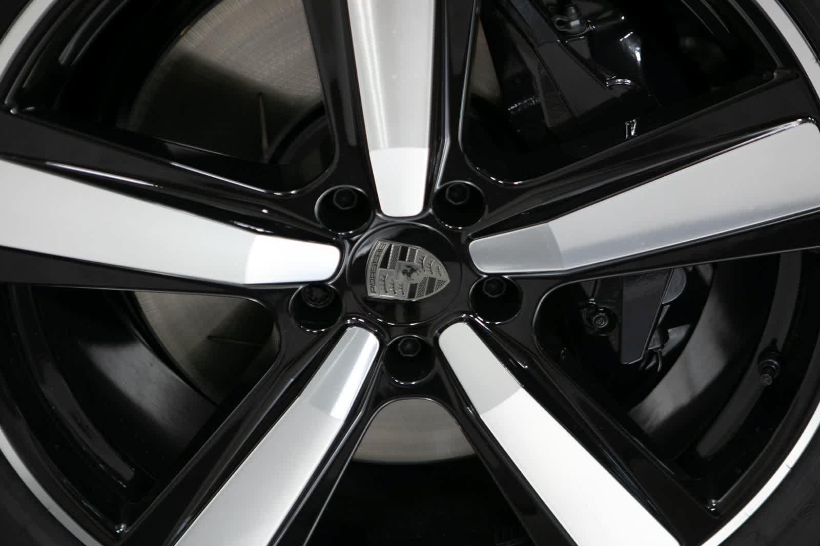 New 2026 Porsche Cayenne Turbo AWD/4WD image 11