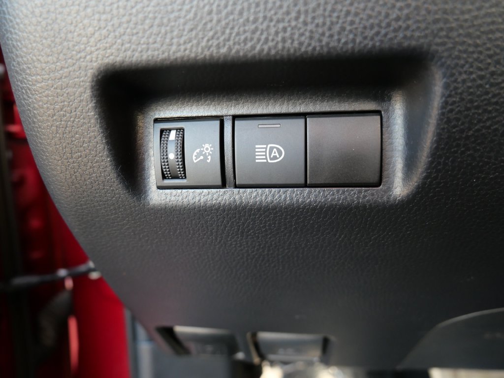 Certified 2025 Toyota RAV4 XLE AWD/4WD image 28