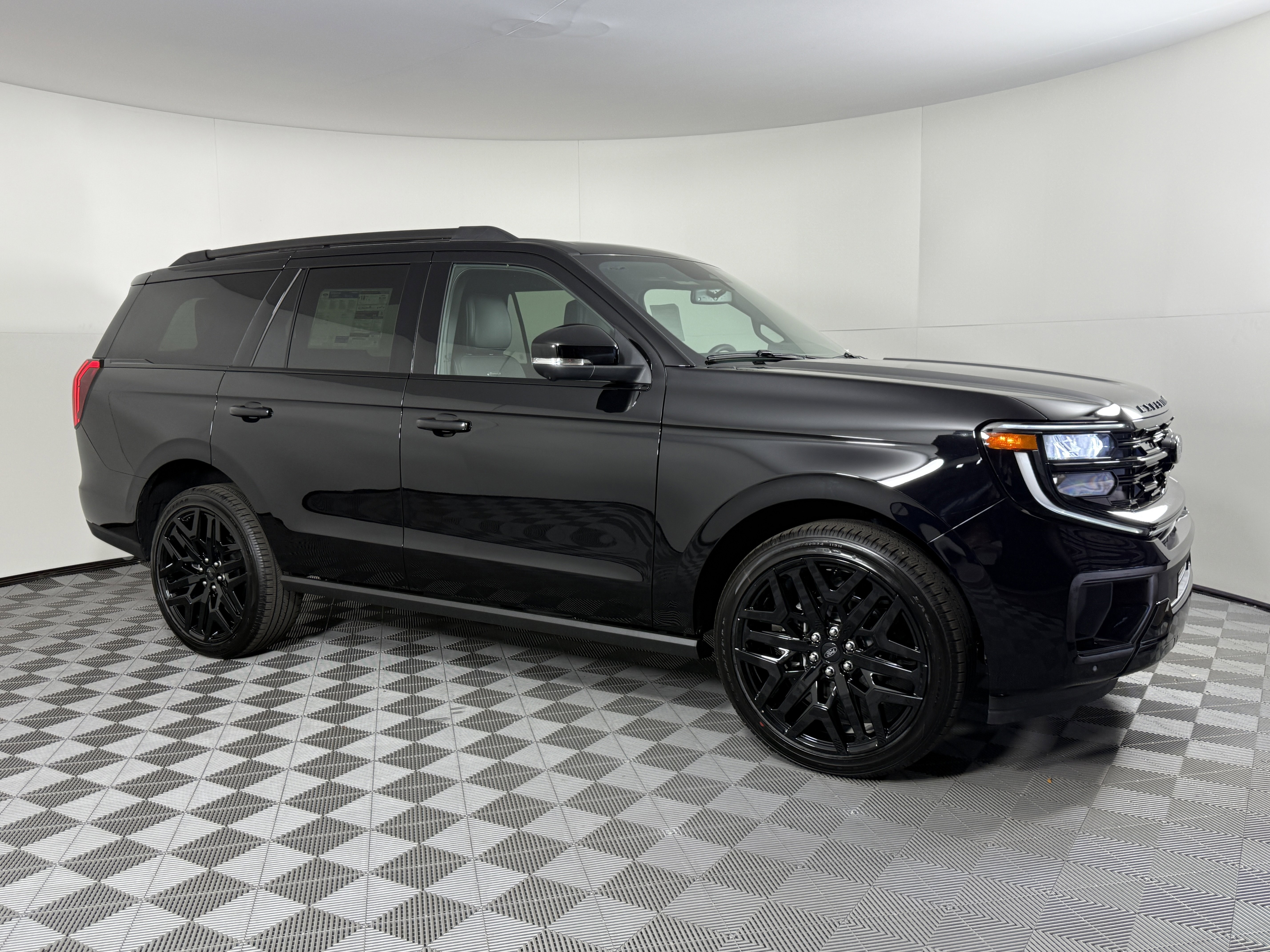 New 2026 Ford Expedition Platinum w/ Stealth Performance Package